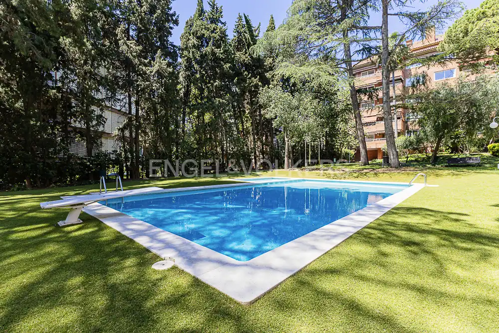 Piscina de Piso en venta en Barcelona con Aire acondicionado, Calefacción y Parquet