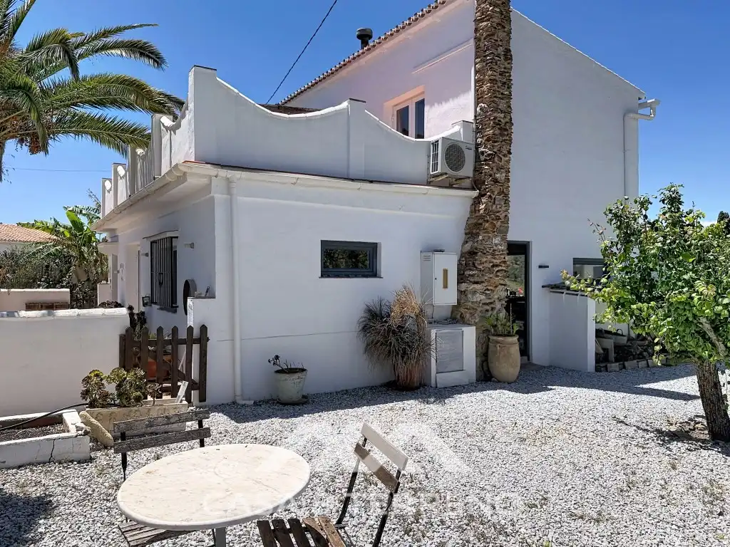 Vista exterior de Casa o chalet en venta en Vélez-Málaga con Aire acondicionado, Jardín privado y Terraza