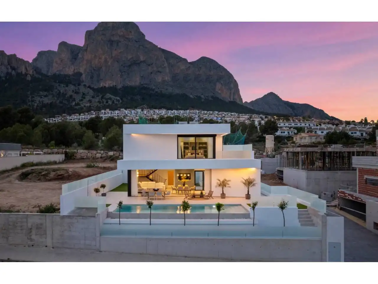 Chalet con piscina en venta en Casco urbano, imagen 9