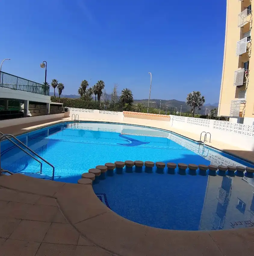 Apartament amb piscina de lloguer a Plaça de la Rosa dels Vents 25