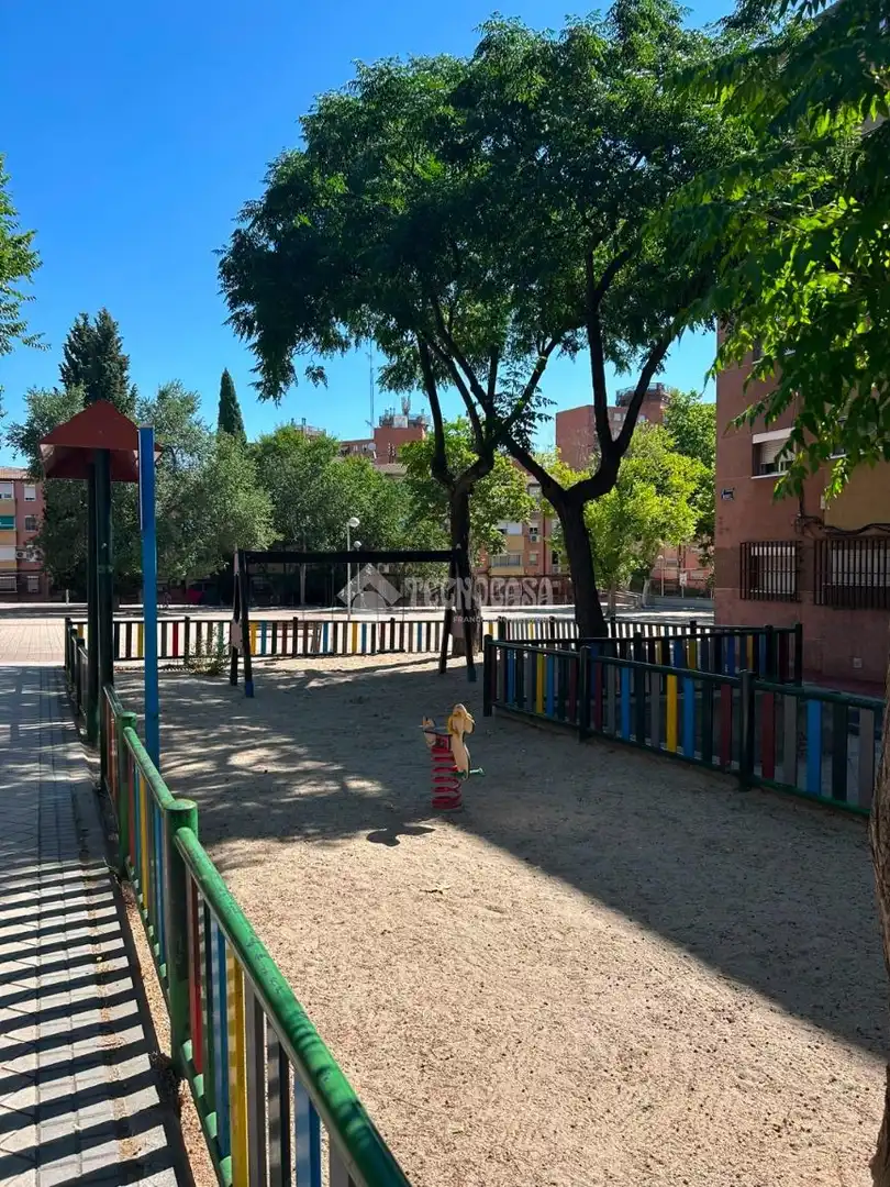 Vista exterior de Pis en venda en Madrid amb Aire condicionat i Calefacció