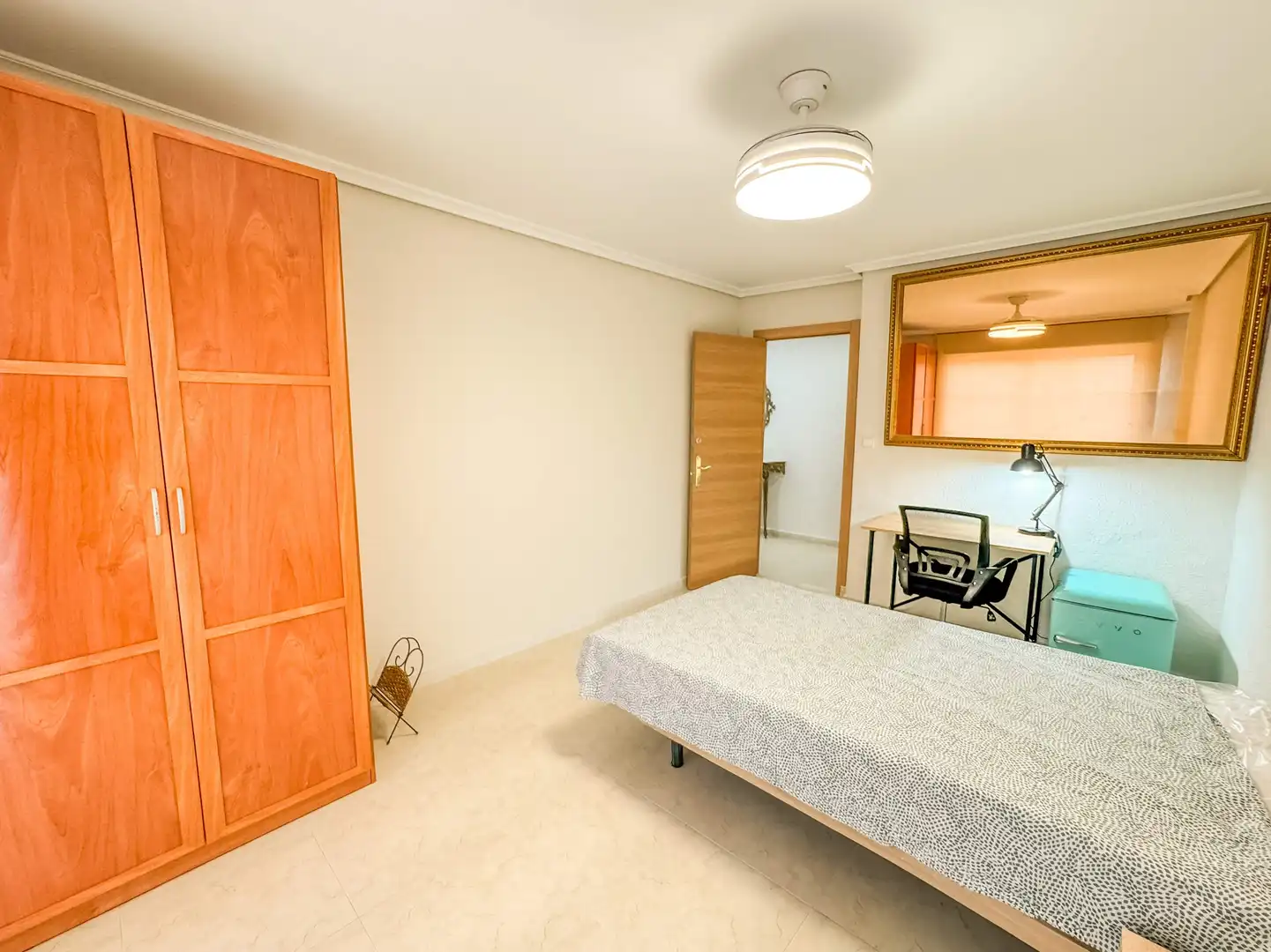 Habitación en Reina Victoria - Miguel Hernández