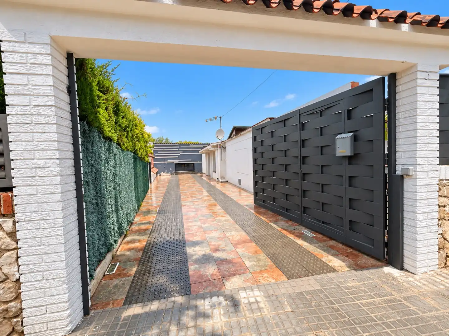 Villa con giardino in vendita a Carrer de la Figuera 46, imagen 3