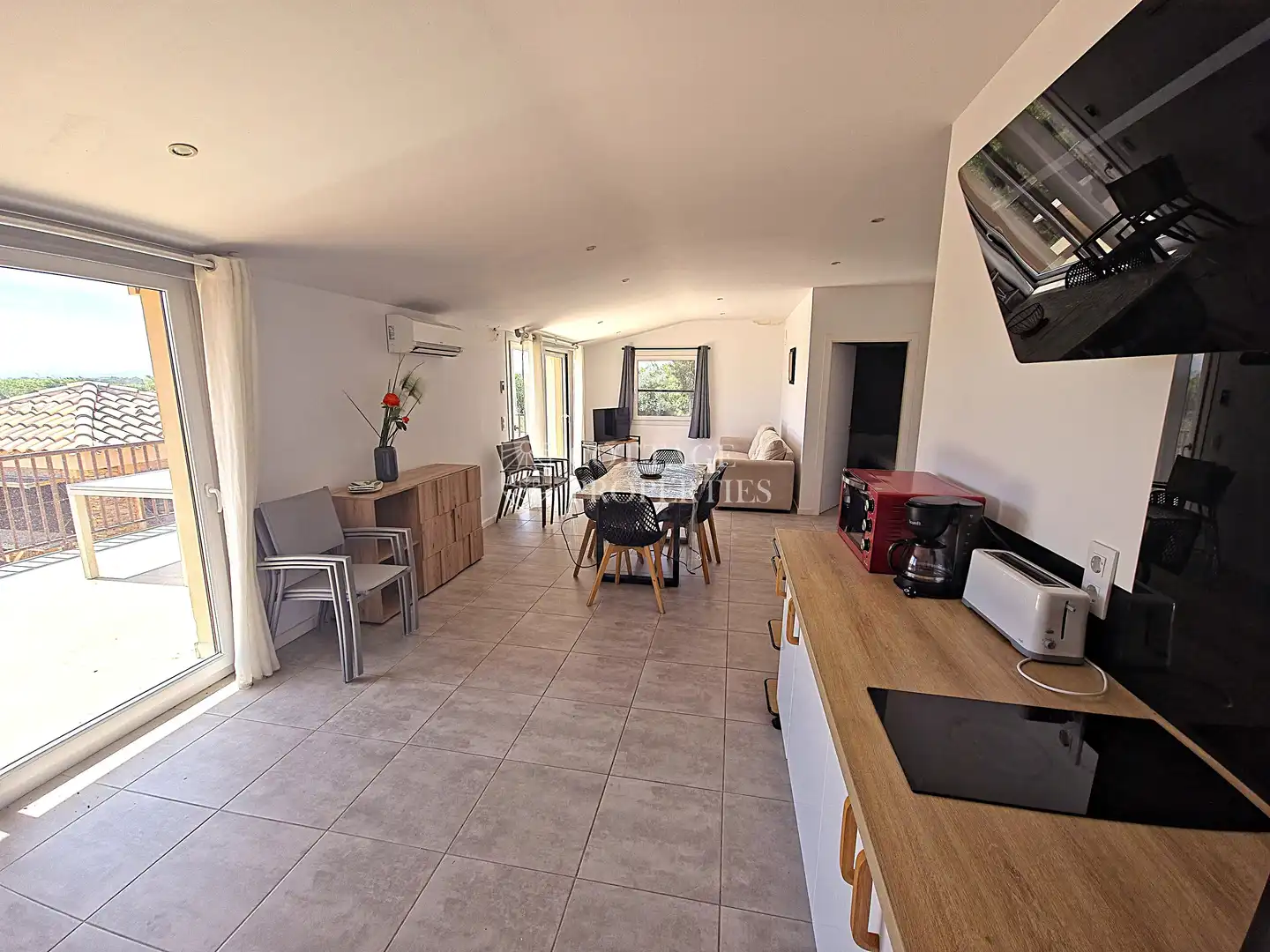 Sala d'estar de Finca rústica en venda en Roses amb Aire condicionat, Calefacció i Jardí privat