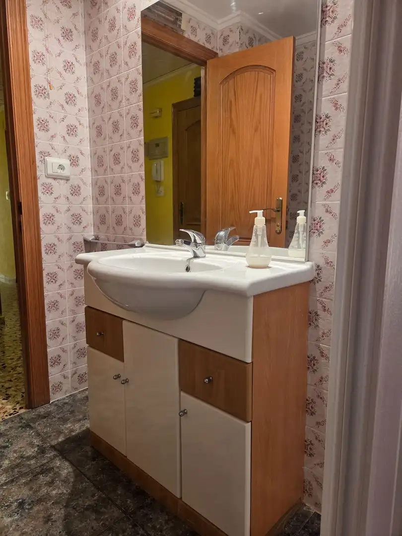 Baño de Piso en venta en Tavernes de la Valldigna con Aire acondicionado