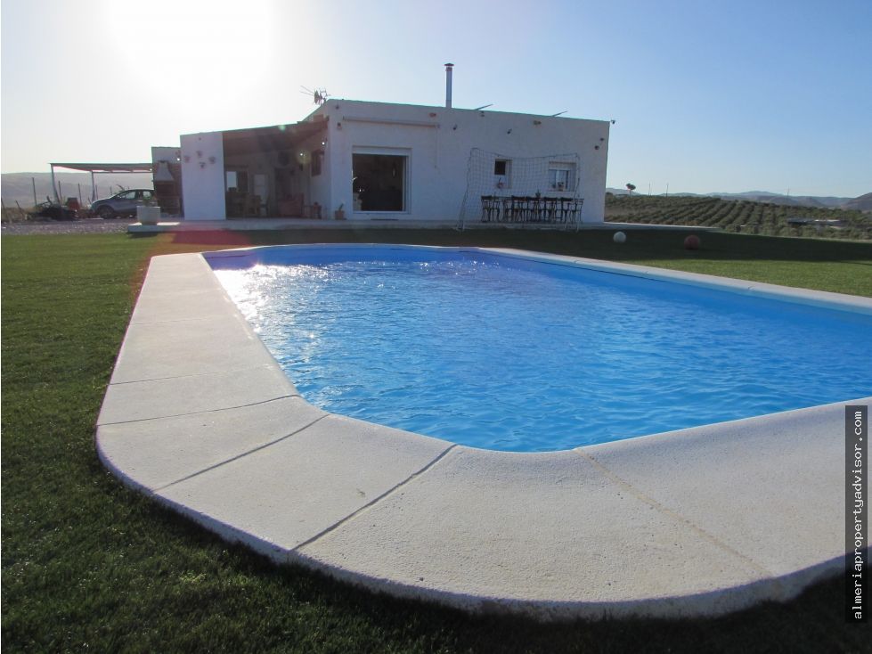 Piscina de Finca rústica de lloguer en Los Gallardos amb Calefacció, Terrassa i Piscina