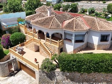 Xalet amb piscina en venda a Carrer Metge Manuel Vallalta 27