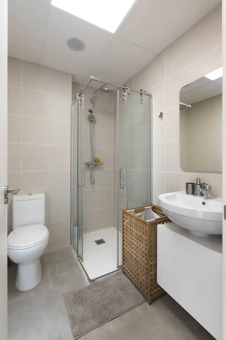 Baño de Casa adosada en venta en San Antonio de Benagéber con Aire acondicionado, Calefacción y Terraza