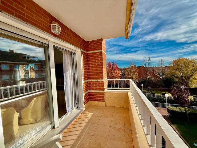 Piso en Venta en Calle Gaudí en Sector B