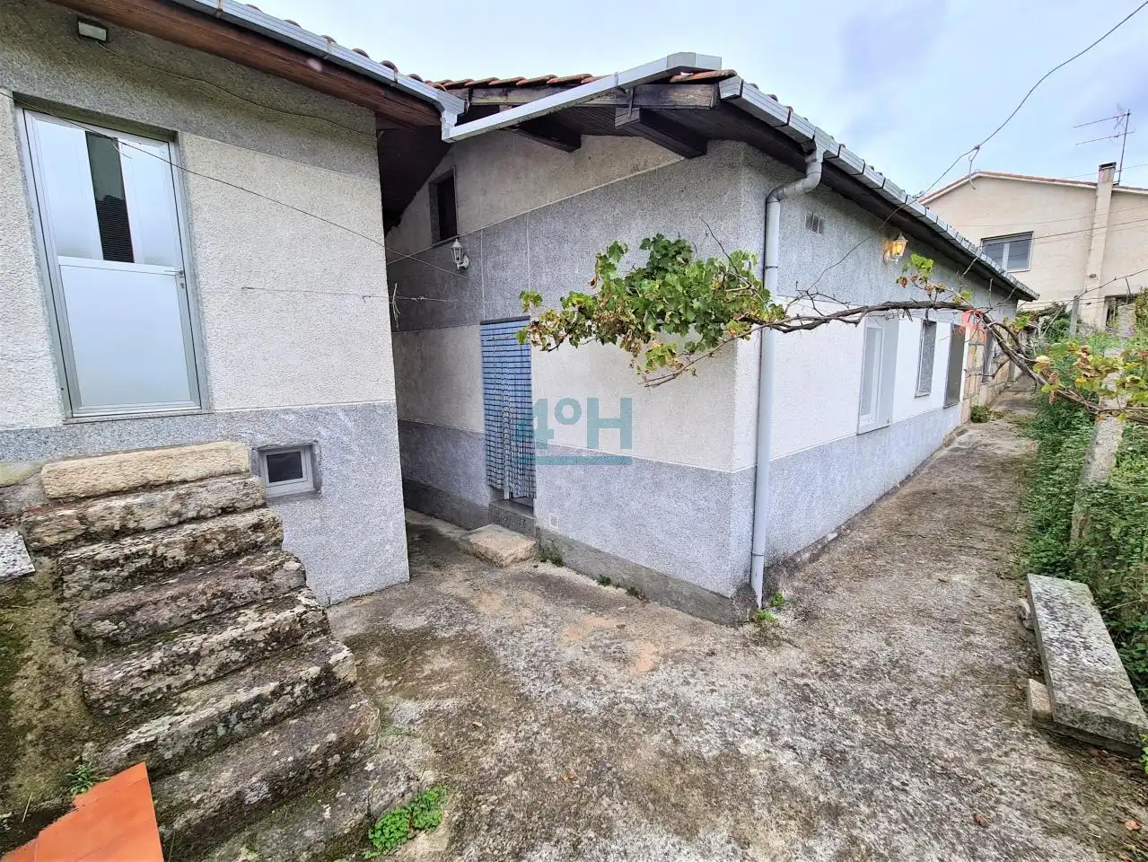 Vista exterior de Casa o xalet en venda en Ourense Capital  amb Jardí privat i Traster