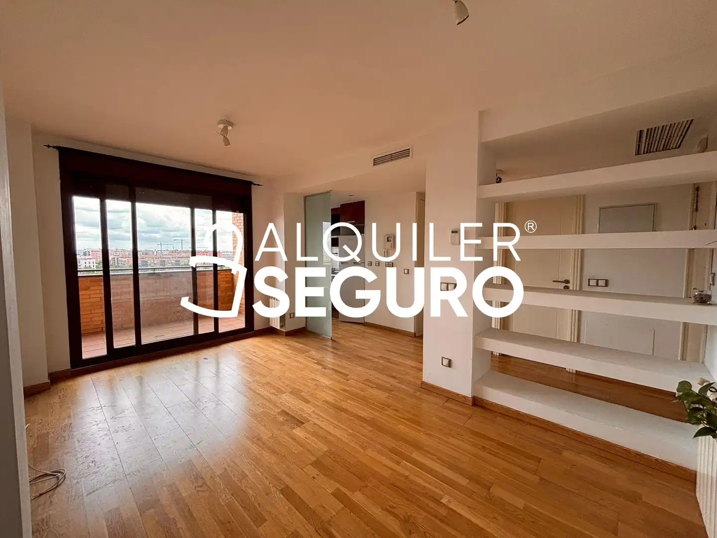 Dormitori de Estudi de lloguer en  Madrid Capital amb Calefacció, Terrassa i Traster
