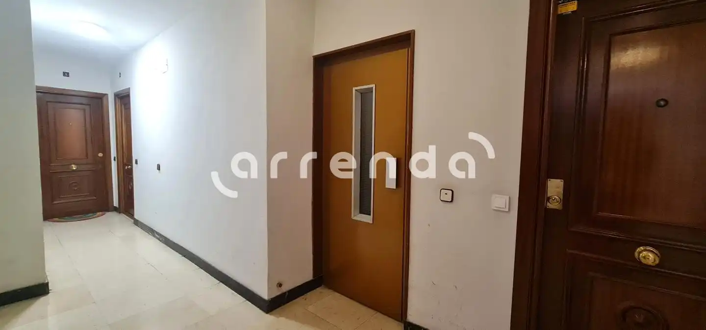 Piso de alquiler en Del Amor De Dios, Cortes - Huertas