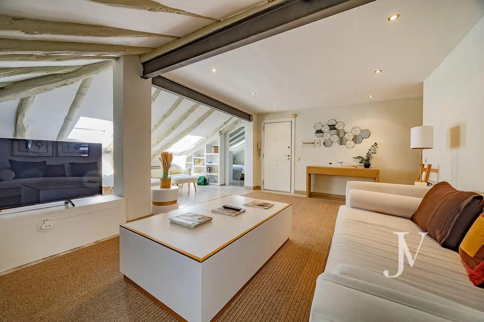 Wohnzimmer von Dachboden zur Miete in Madrid mit Klimaanlage, Heizung und Möbliert