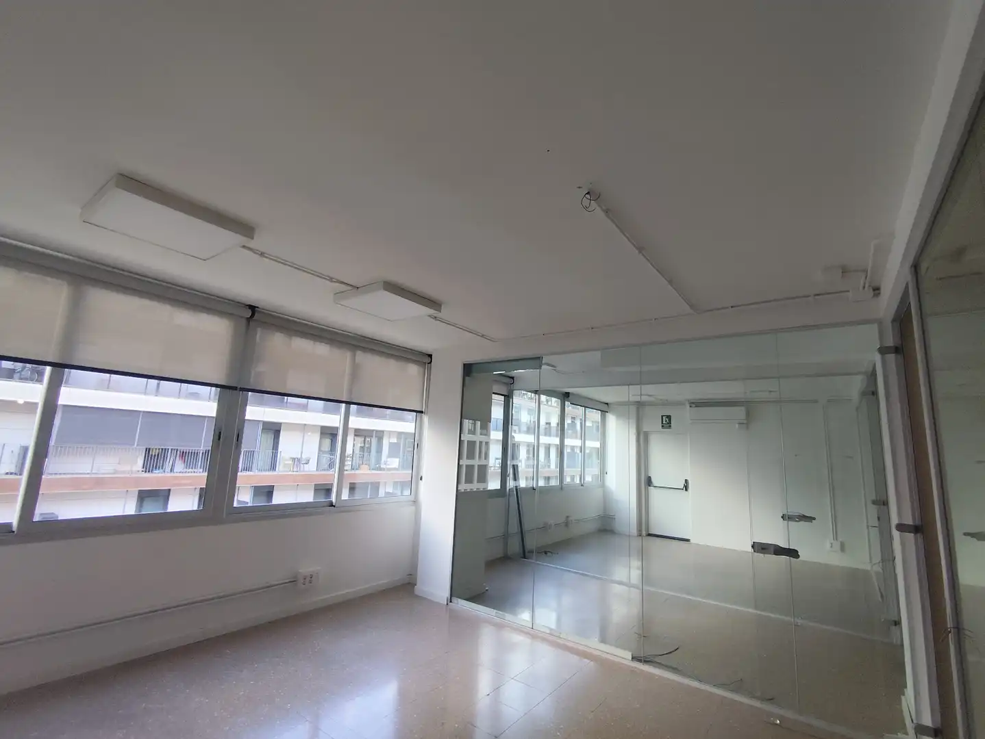Büro zur Miete in Barcelona mit Klimaanlage und Alarm