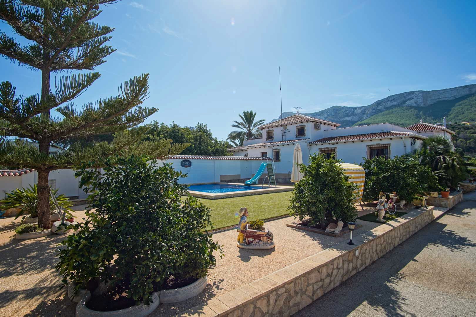 Garden of Country house for sale in Dénia  with Air Conditioner, Heating and Terrace