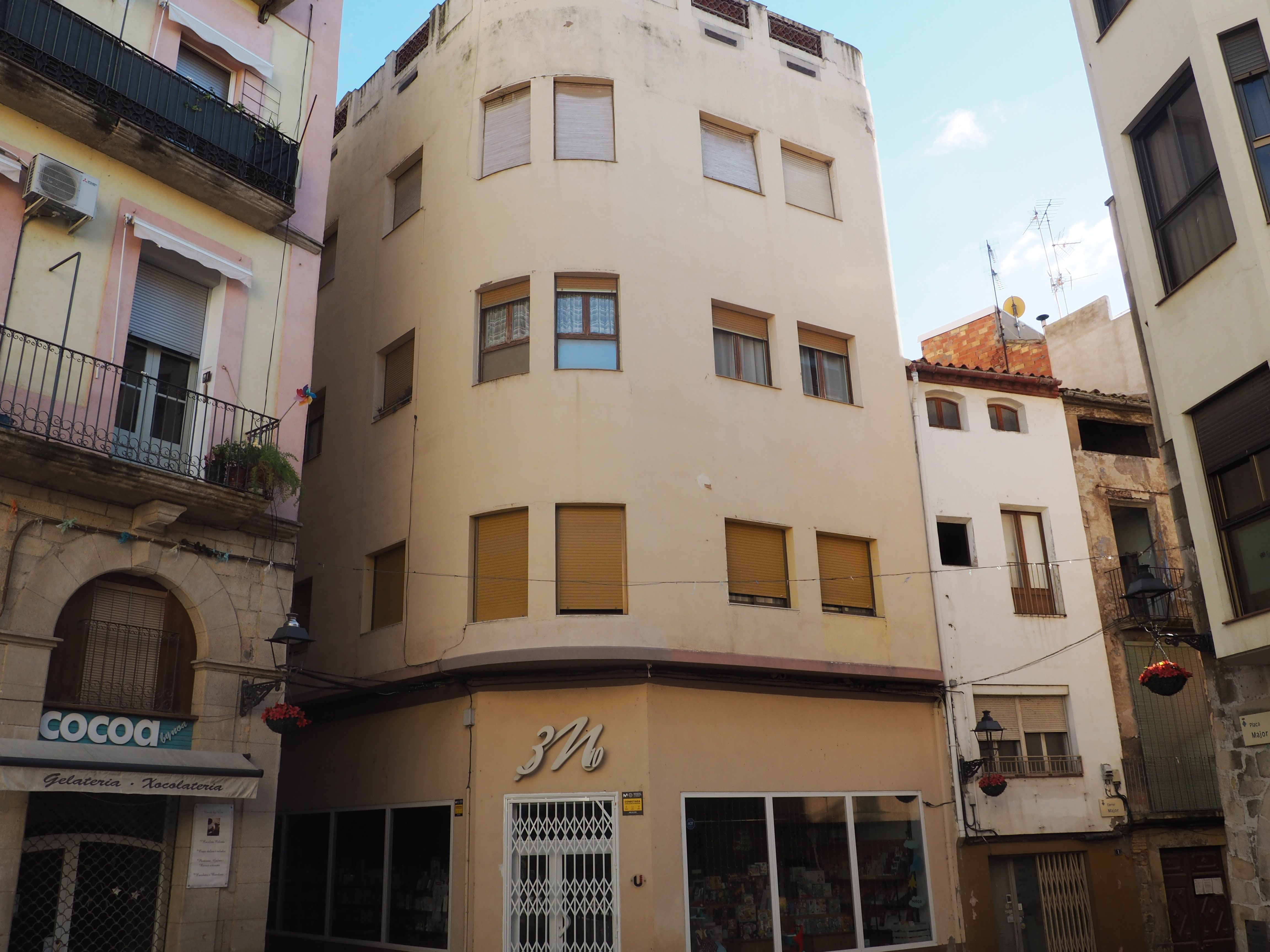 Exterior view of Flat for sale in Flix  with Terrace, Storage room and Furnished
