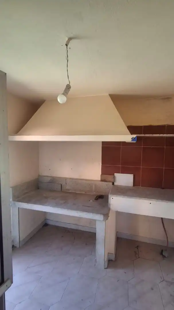 Cuina de Casa o xalet en venda en Porto do Son amb Jardí privat, Terrassa i Traster