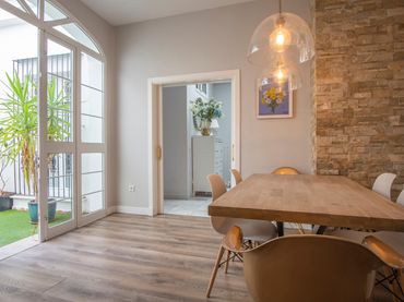 Casa con balcone in vendita a Calle MURILLO 11