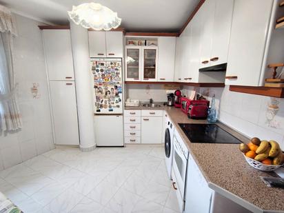 Kitchen of Flat for sale in Portugalete  with Heating, Furnished and Oven