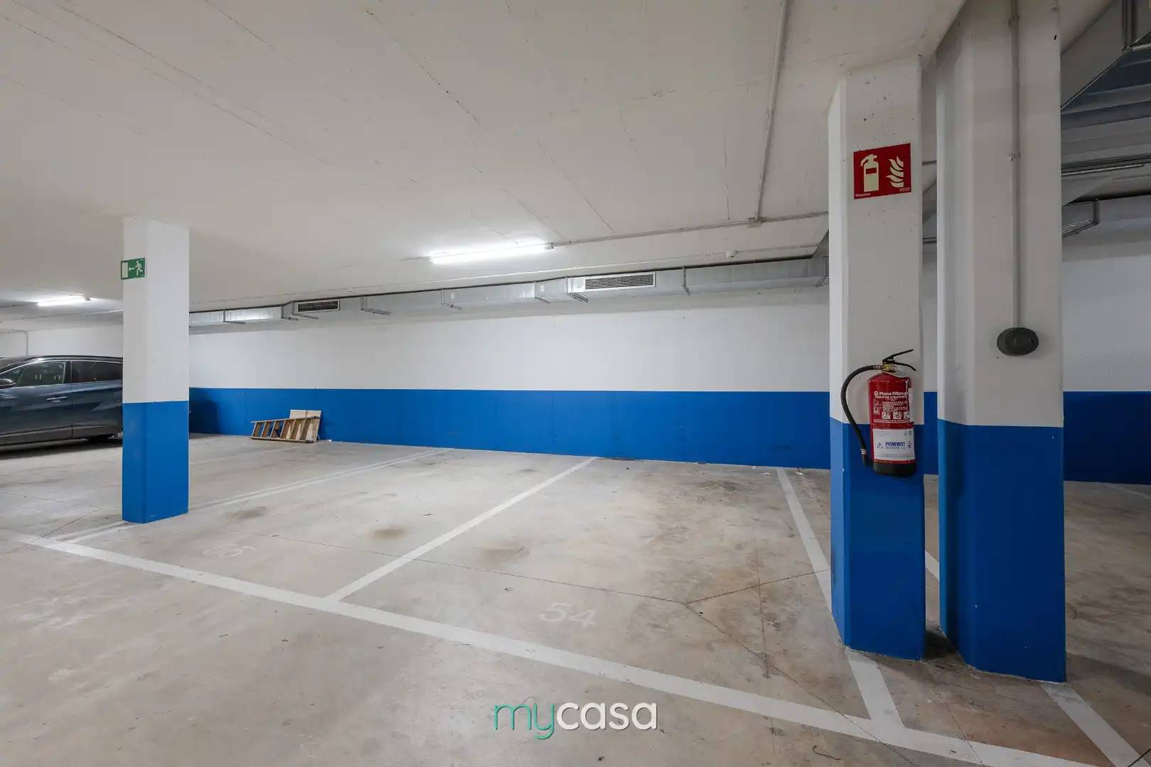 Aparcament de Pis en venda en Sant Adrià de Besòs amb Aire condicionat, Calefacció i Parquet