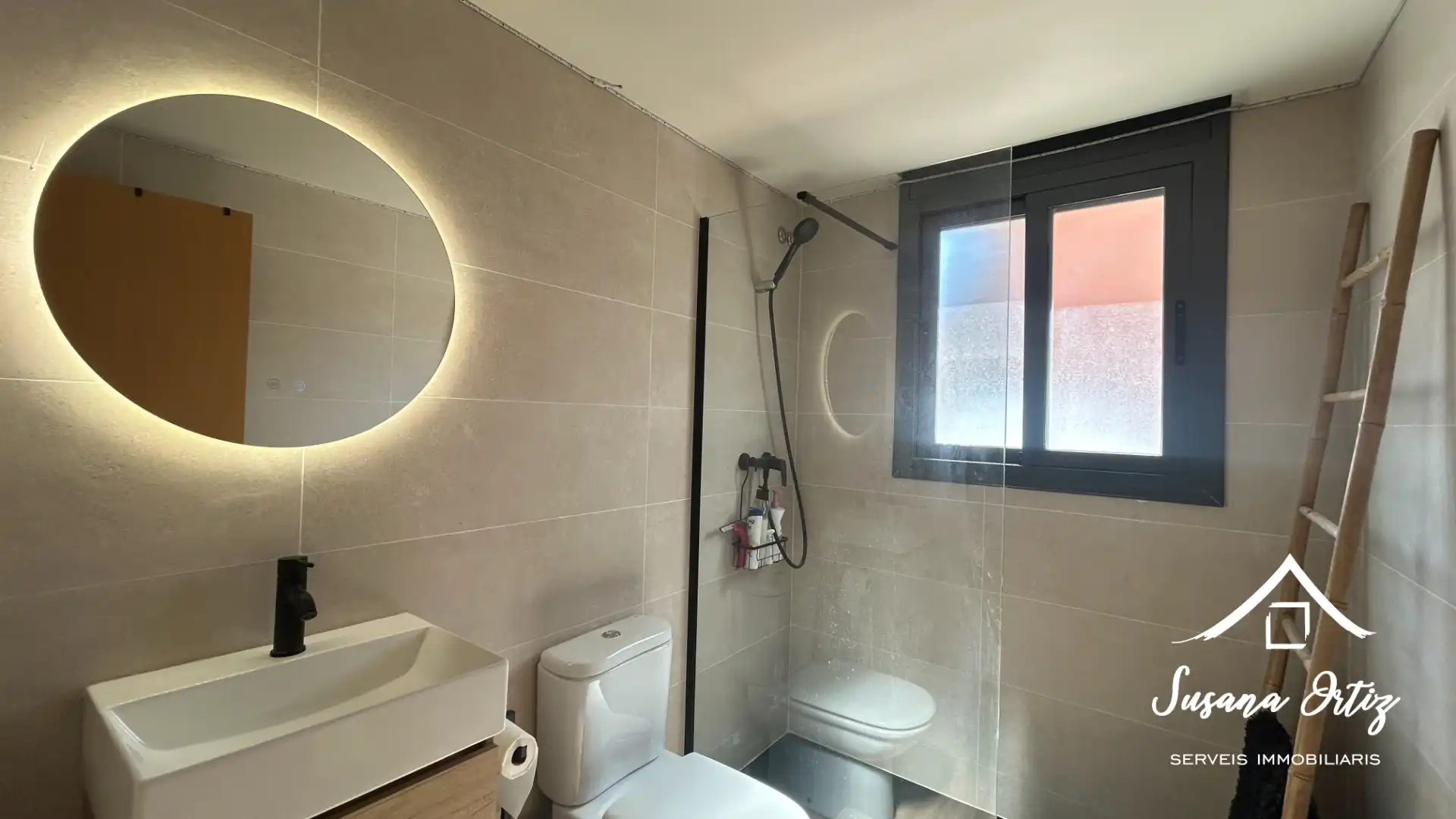 Baño de Piso en venta en Olesa de Montserrat con Aire acondicionado, Calefacción y Amueblado