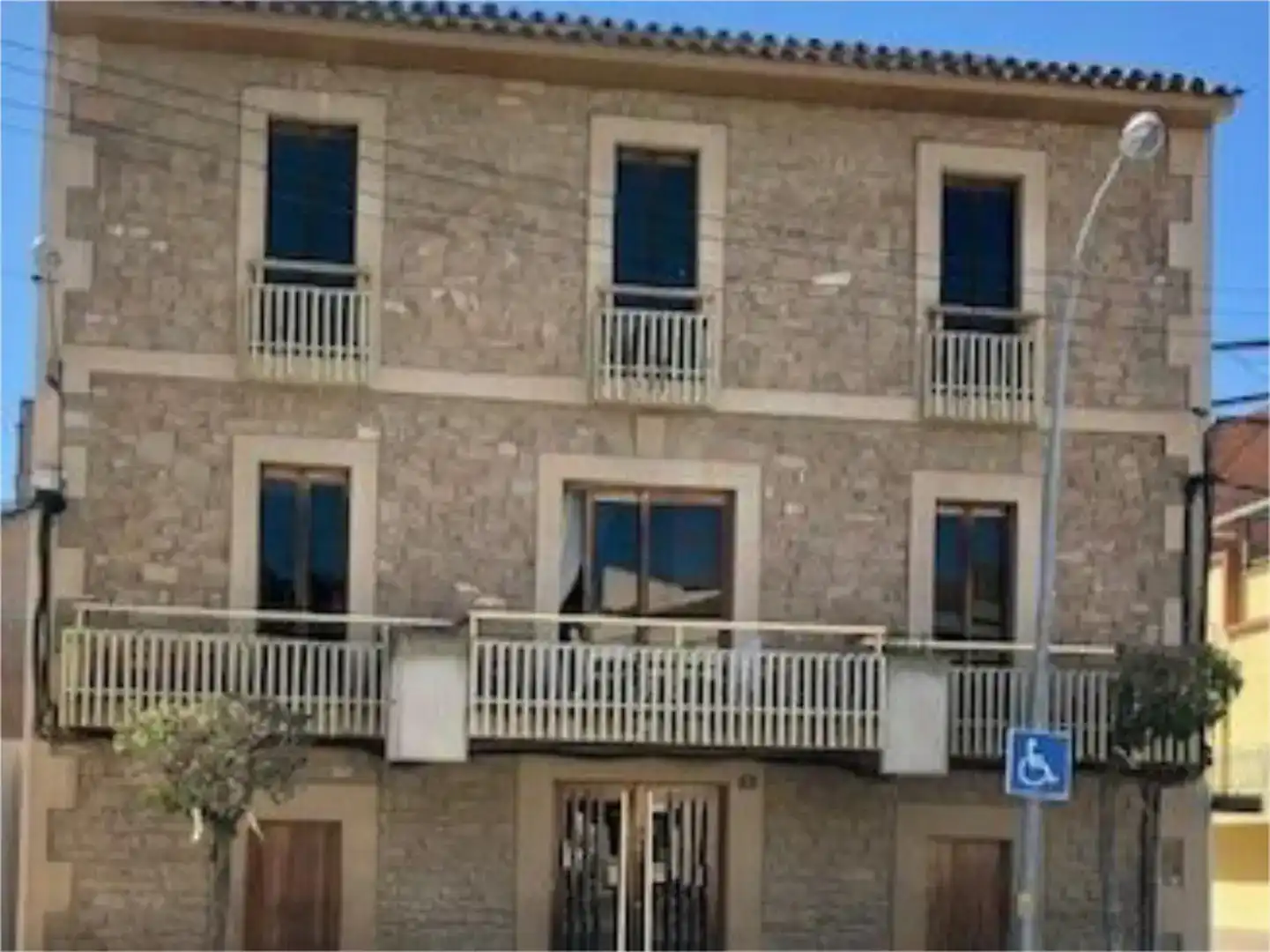 Vista exterior de Pis en venda en Linyola amb Aire condicionat, Jardí privat i Balcó