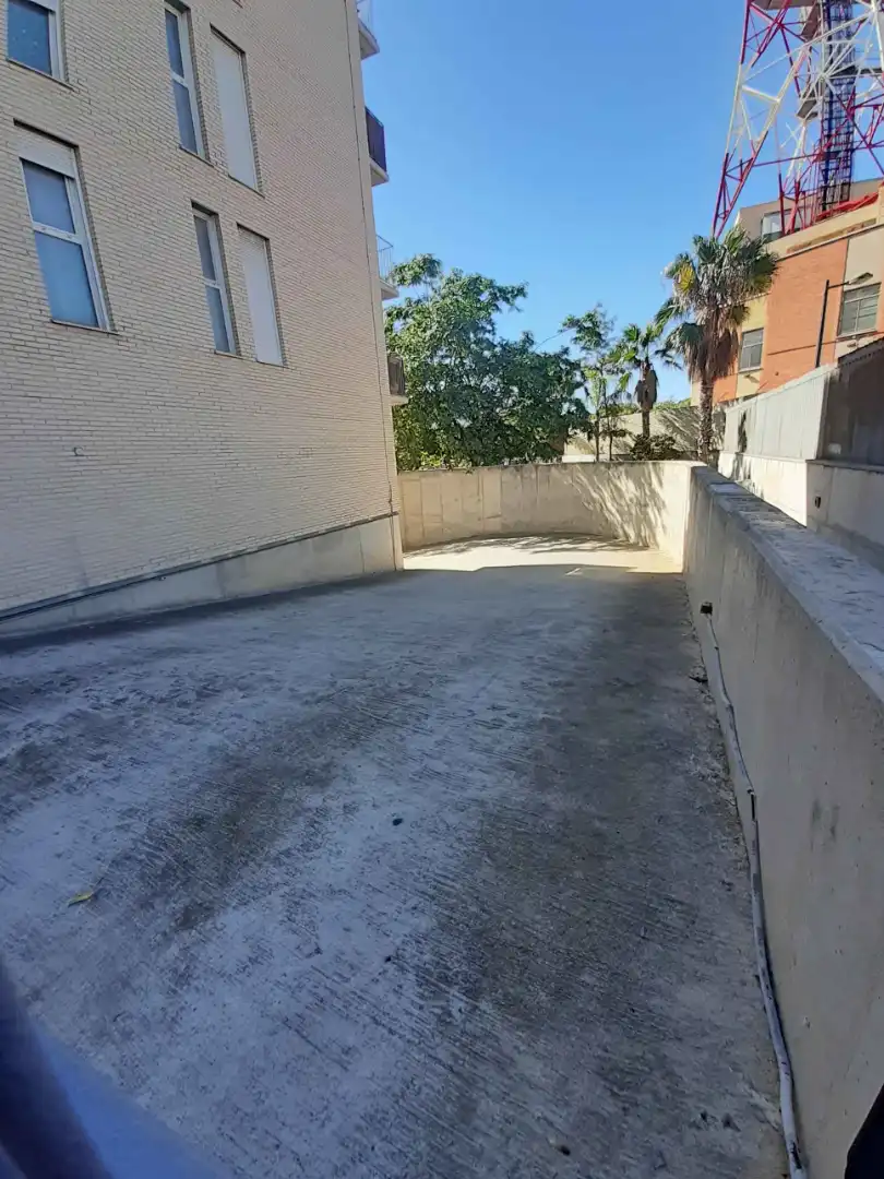 Parkplatz von Garage zum Verkauf in Valencia