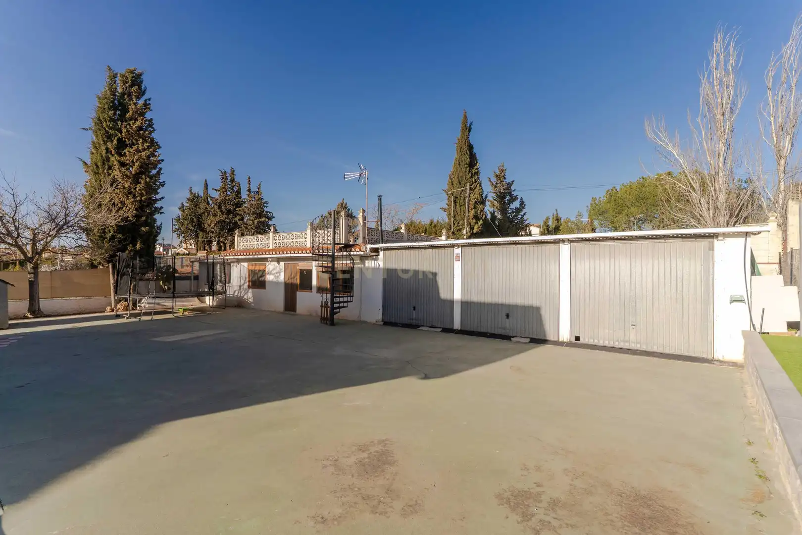 Vista exterior de Casa o chalet en venta en Villa de Otura con Aire acondicionado, Jardín privado y Piscina