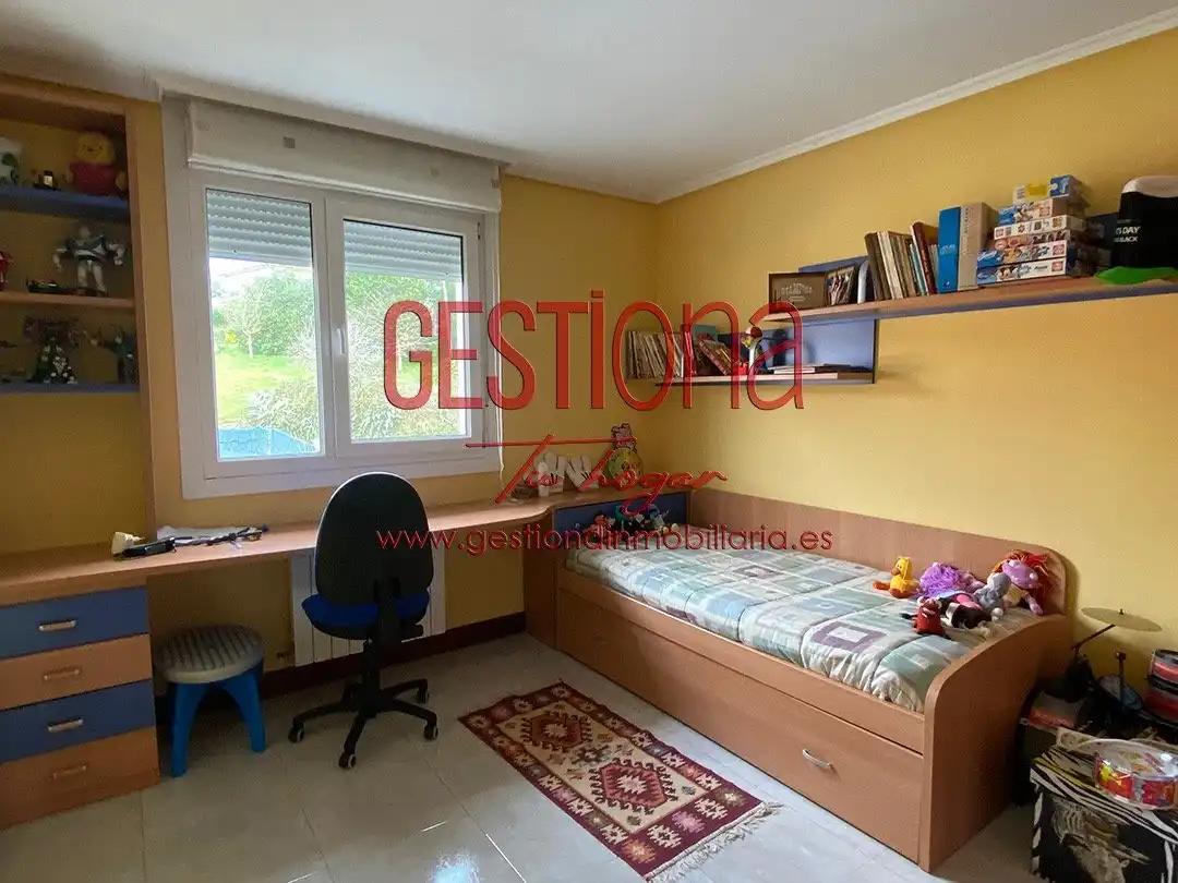 Habitación de Casa adosada en venta en Bareyo con Calefacción, Jardín privado y Piscina