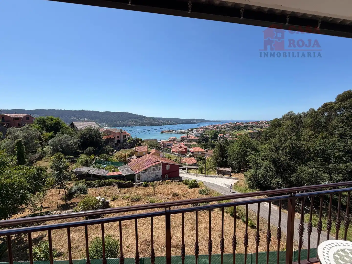 Terrassa de Casa o xalet en venda en Cangas  amb Calefacció, Terrassa i Moblat