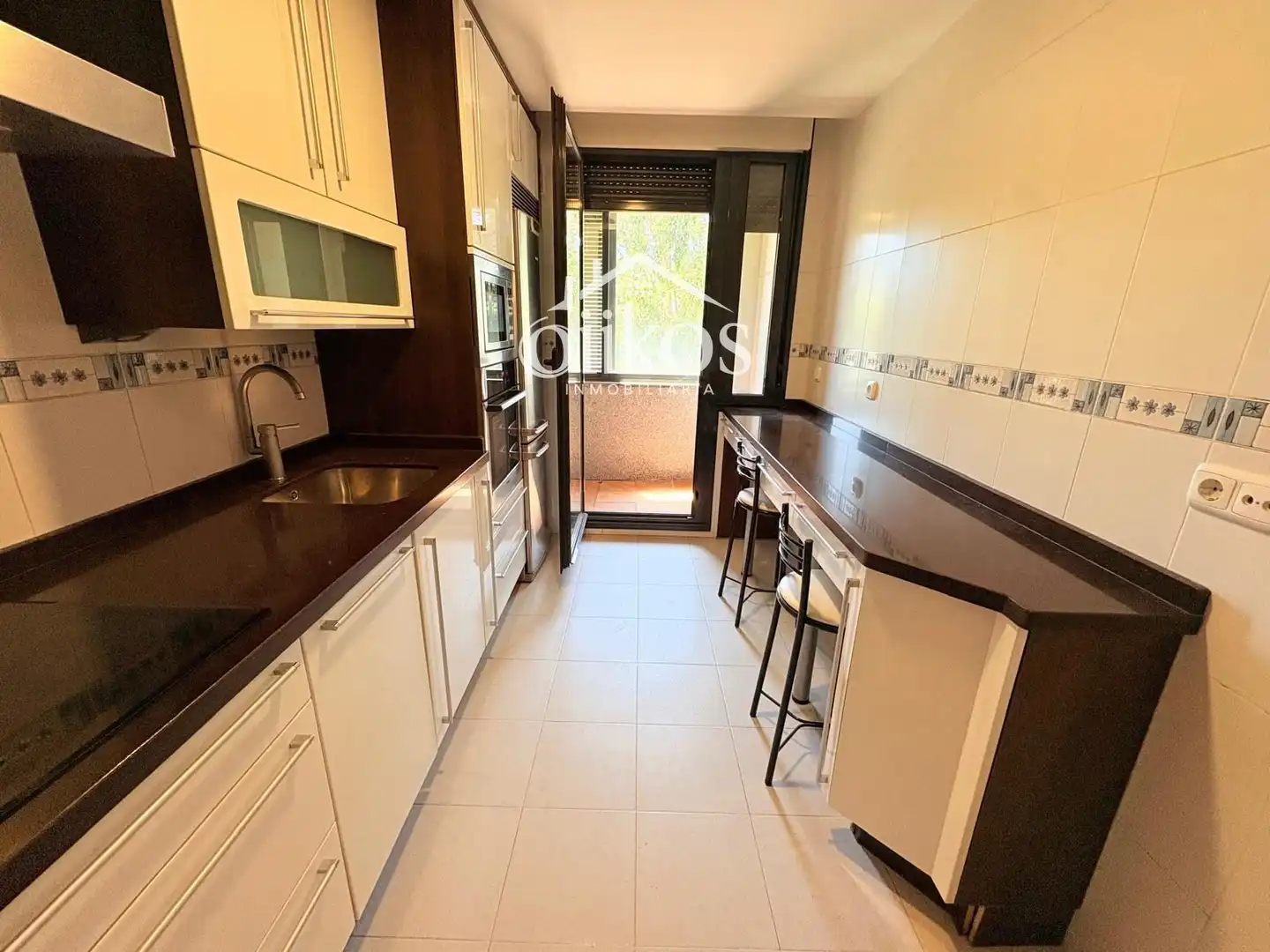 Cocina de Piso en venta en Villamayor con Calefacción, Trastero y Balcón