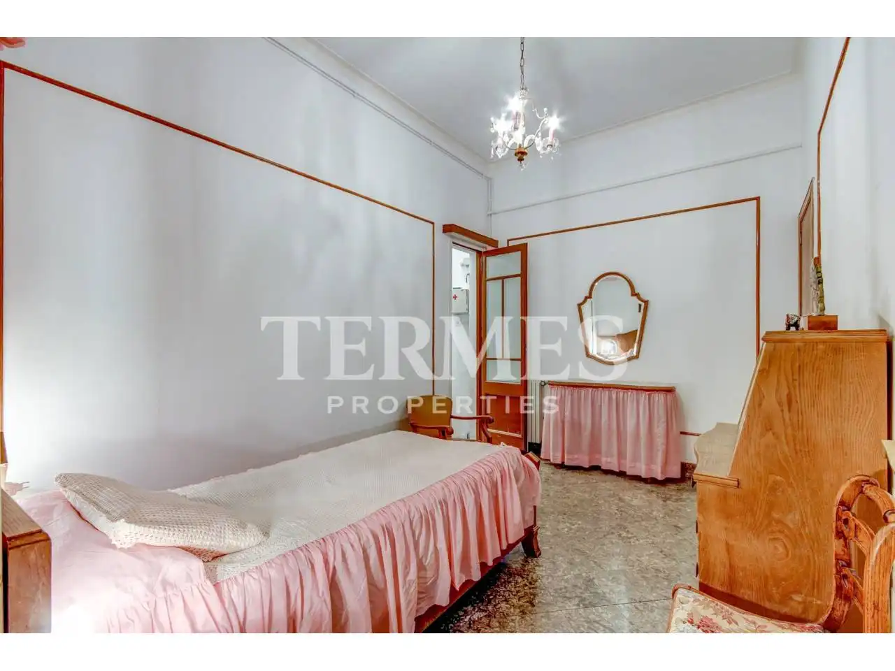 Habitación de Casa adosada en venta en Mataró con Aire acondicionado, Calefacción y Jardín privado