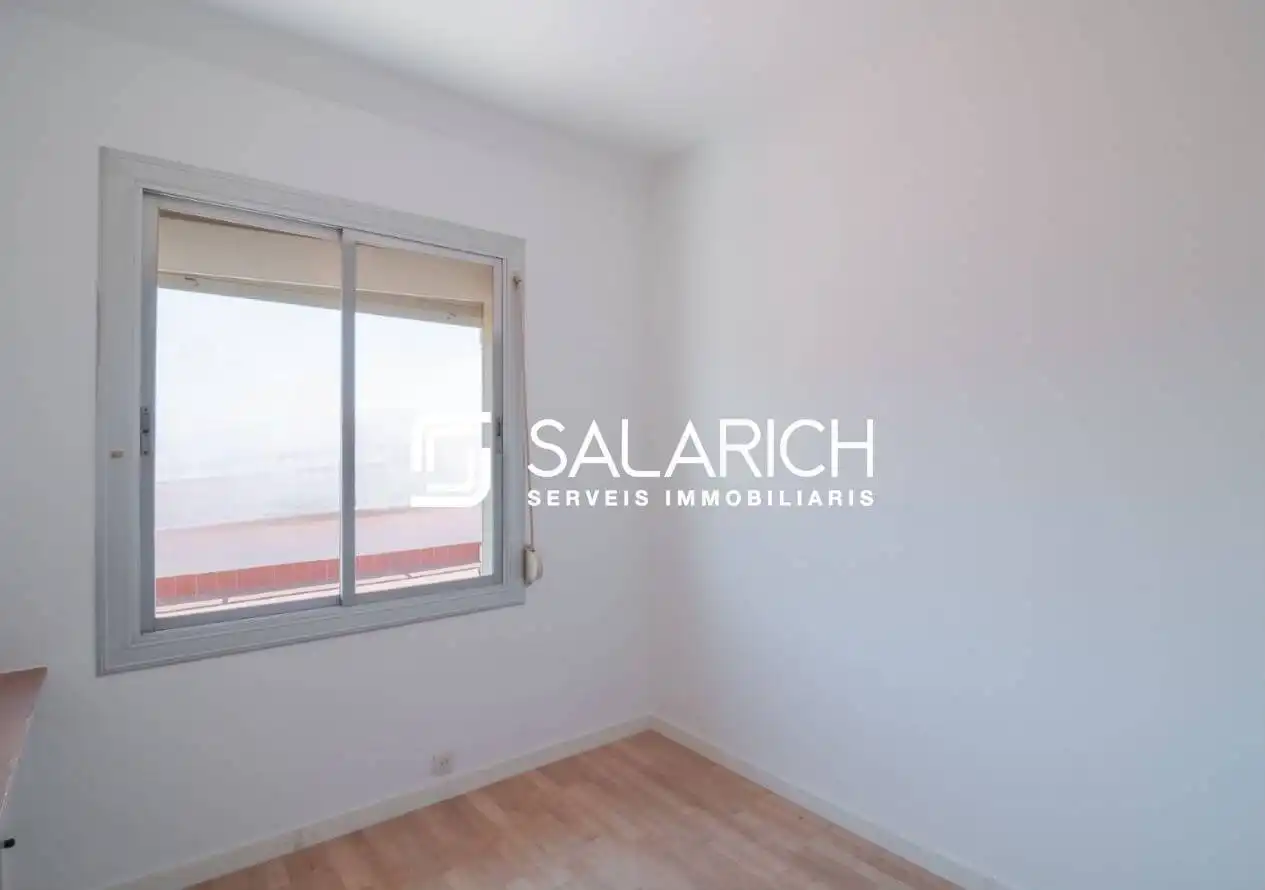 Habitación de Piso en venta en Barcelona con Aire acondicionado, Calefacción y Terraza