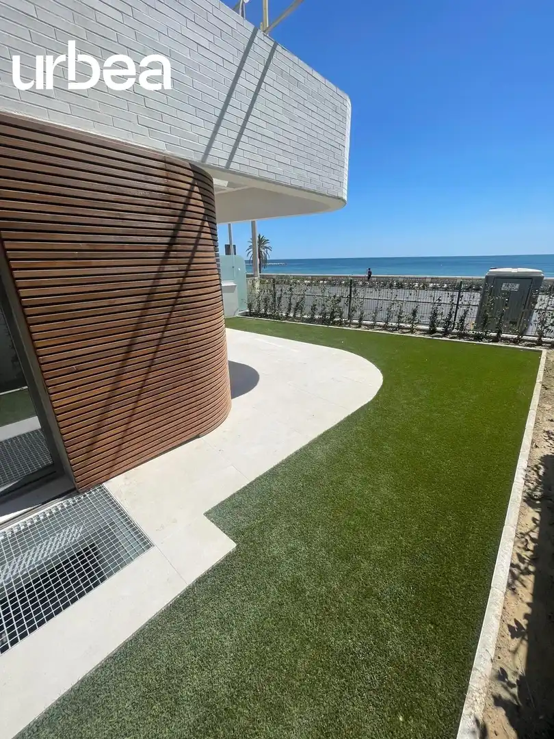 Terraza de Dúplex de alquiler en Málaga con Aire acondicionado, Calefacción y Jardín privado