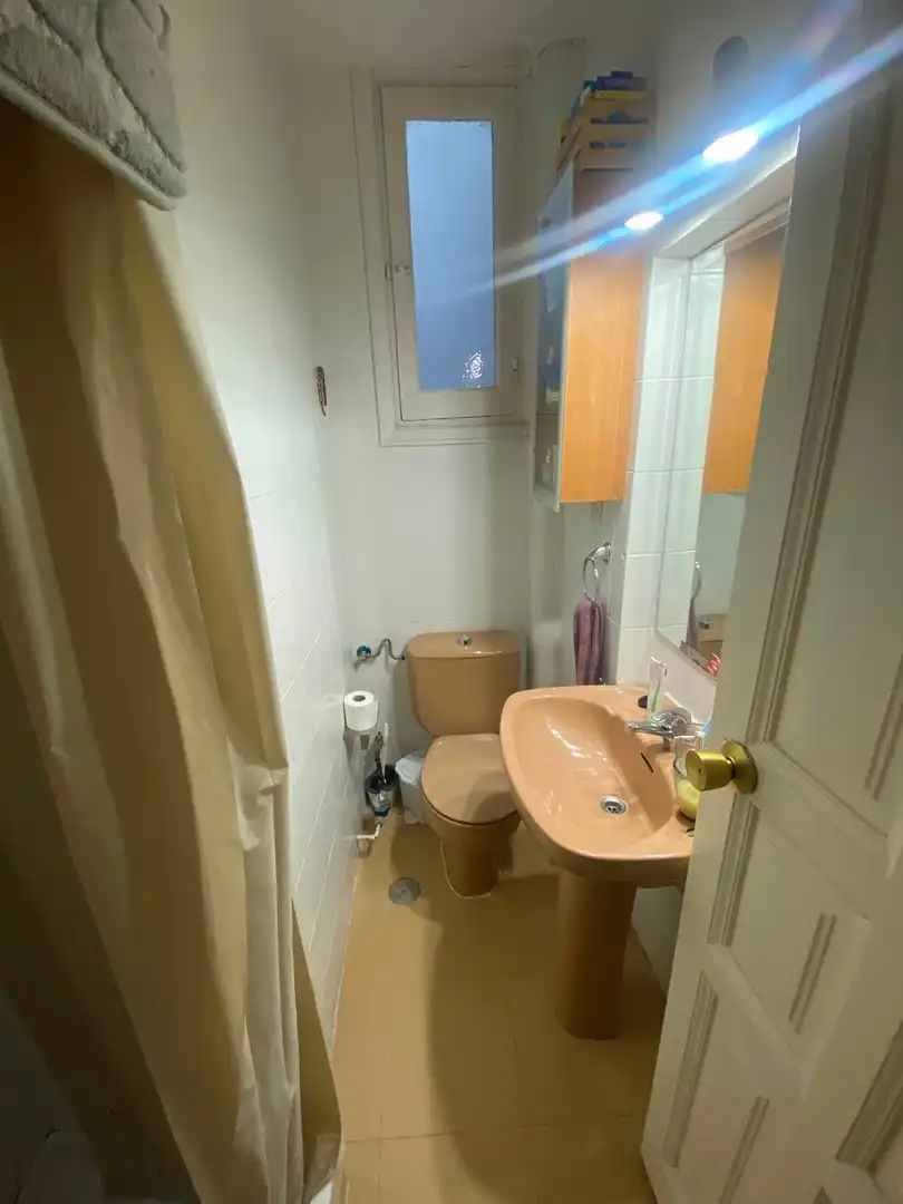 Baño de Piso de alquiler en Madrid con Amueblado