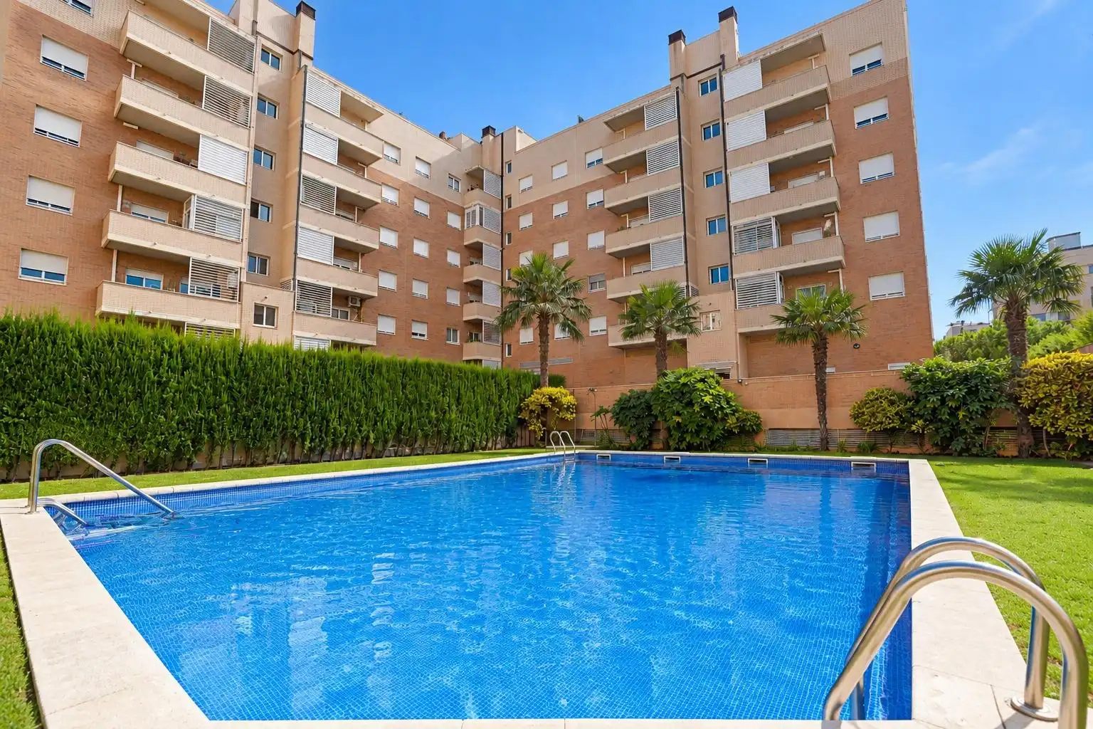 Àtic amb piscina en venda a Calle JOSEP CARNER