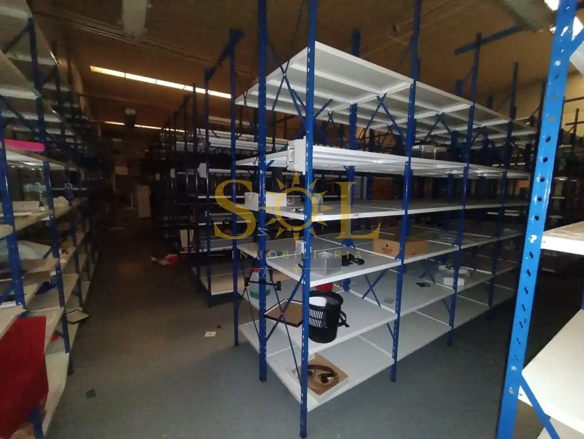 Fabrikhallen zur Miete in Onzonilla