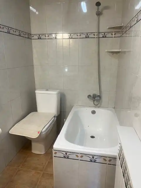 Pis de lloguer a Avinguda de Pius XII, 1, Instituts - Universitat