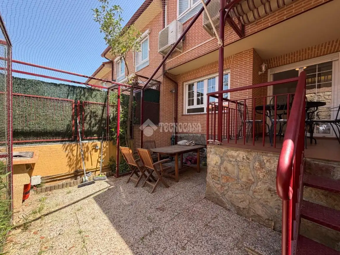 Terraza de Casa adosada de alquiler en Algete con Aire acondicionado, Calefacción y Jardín privado