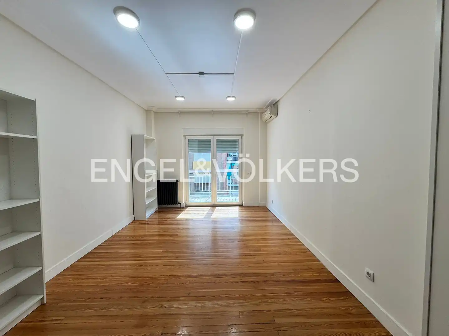 Piso en venta en Madrid con Aire acondicionado, Calefacción y Parquet