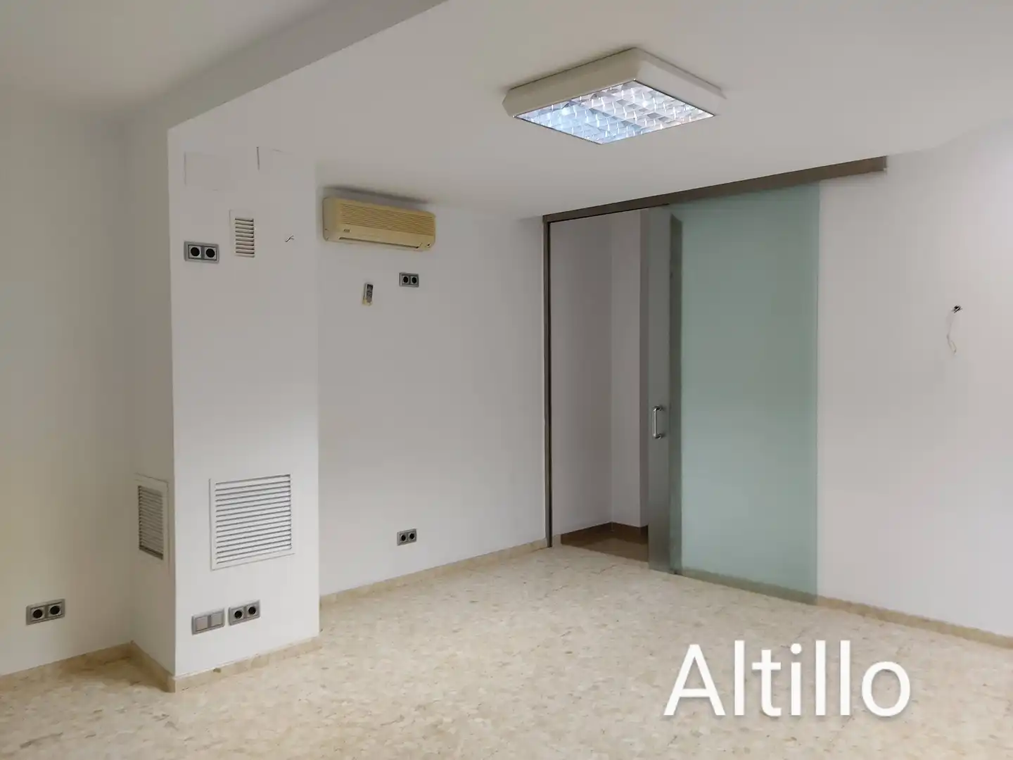 Flat for sale in Vila-real  with Air Conditioner and TV