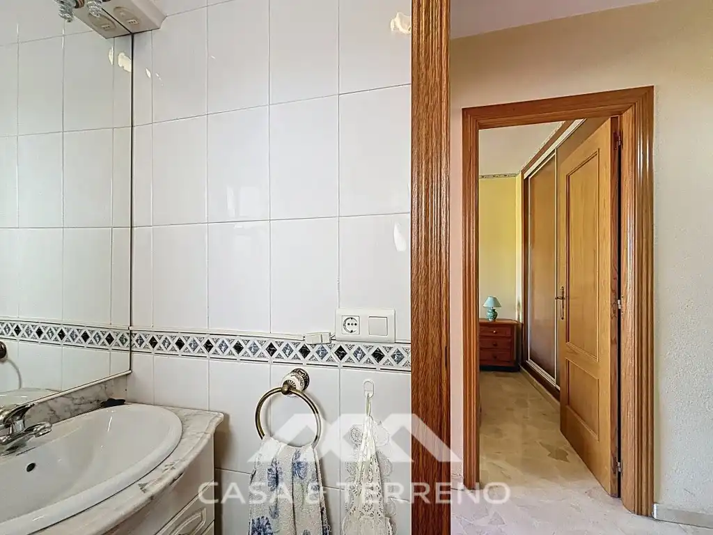 Bany de Casa adosada en venda en Vélez-Málaga amb Aire condicionat, Piscina i Microones