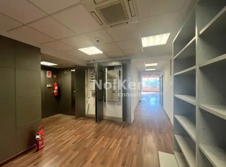 Office for sale in Barcelona  with Air Conditioner and Heating