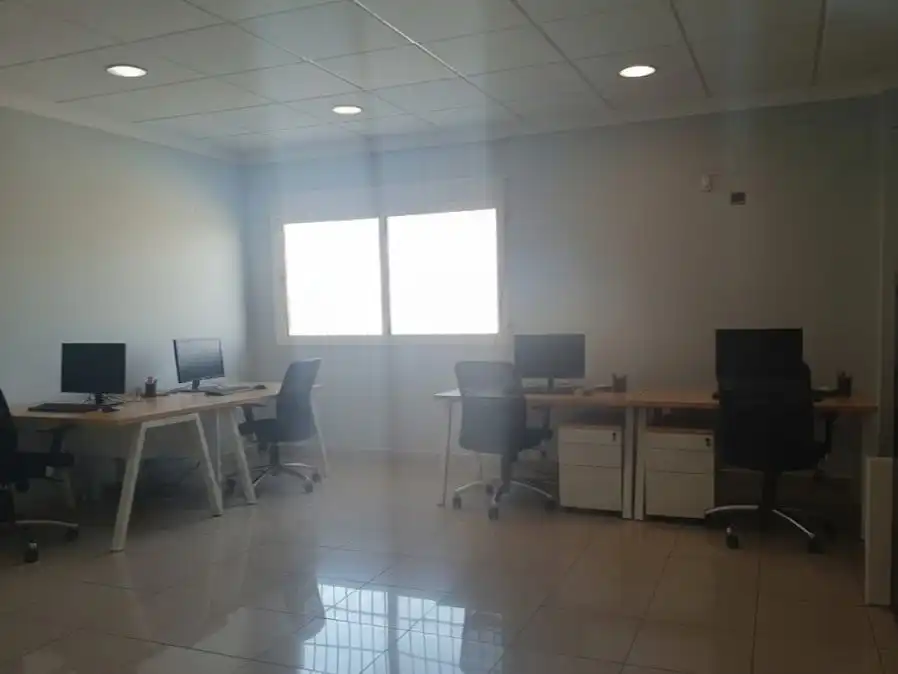 Oficina de lloguer en Los Montesinos amb Aire condicionat, Calefacció i Internet
