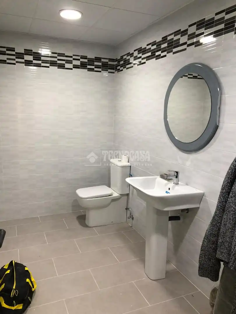 Bany de Edifici en venda en Madrid amb Alarma