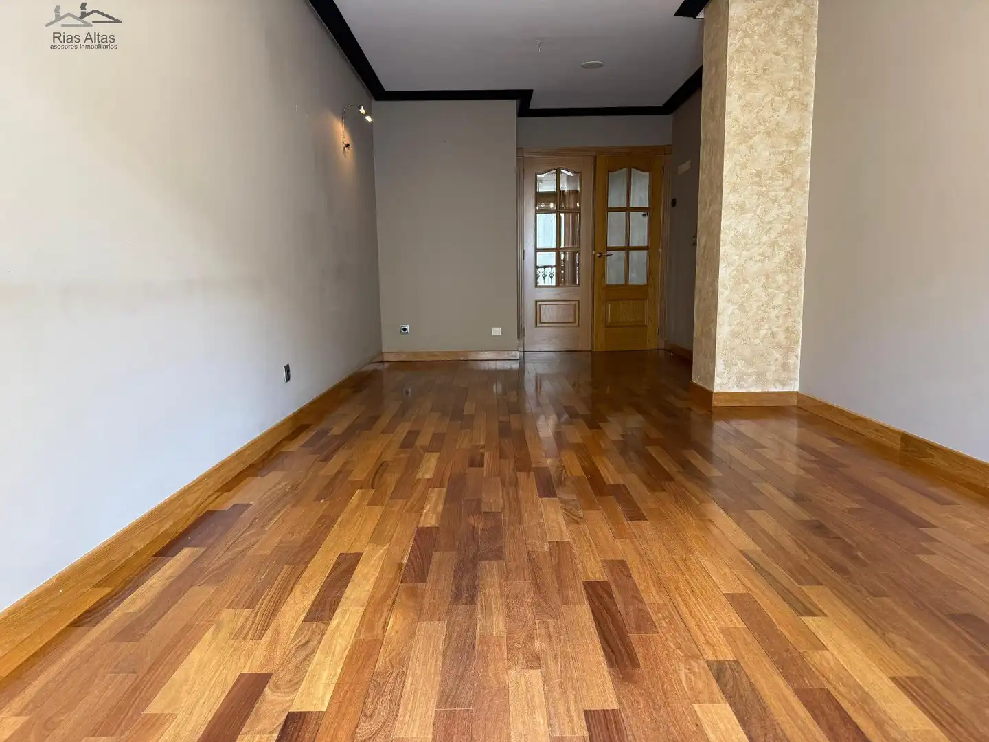 Piso en venta en Calle VOLUNTARIADO, Ciudad Vieja