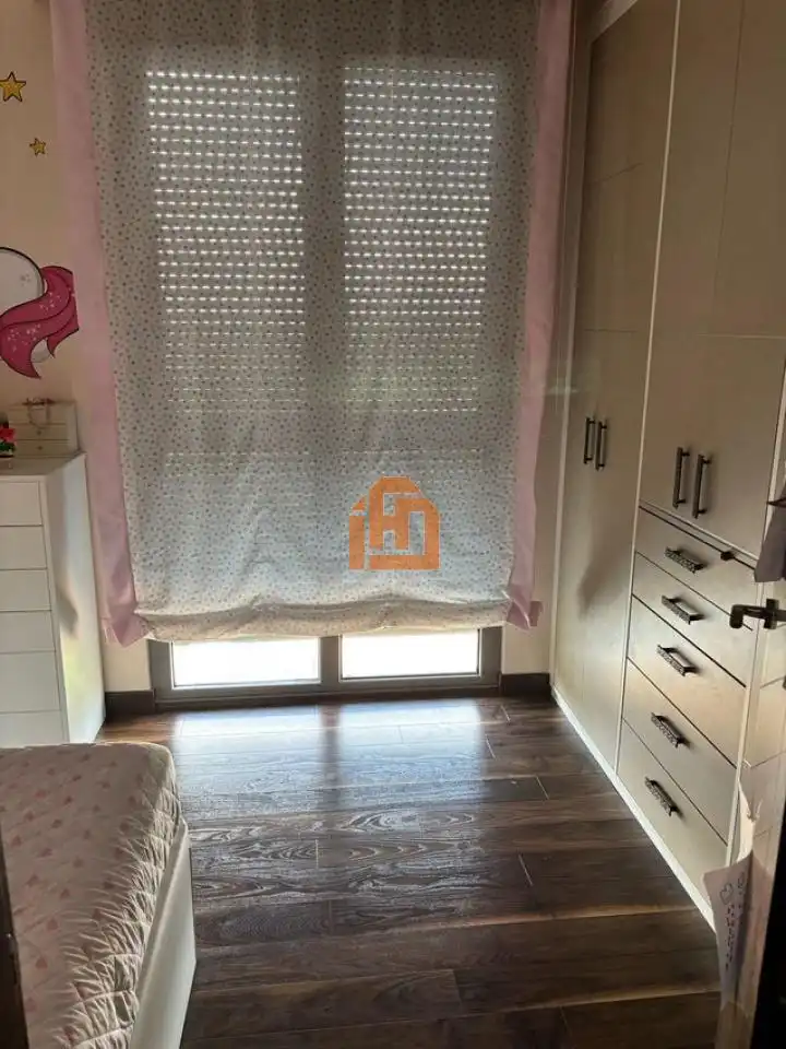 Dormitori de Pis en venda en León Capital  amb Calefacció, Parquet i Traster