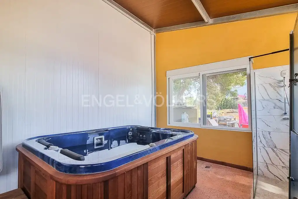 Terraza de Casa o chalet de alquiler en Montserrat con Calefacción, Jacuzzi y Se aceptan mascotas