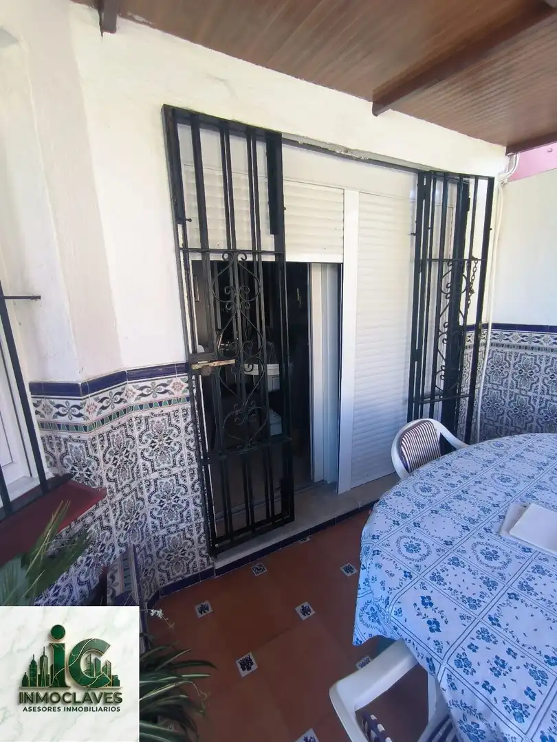 Balcony of Detached homes for sale in Algeciras  with Terrace and Furnished