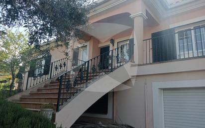 Exterior view of House or chalet for sale in Badajoz Capital  with Air Conditioner, Terrace and Swimming Pool